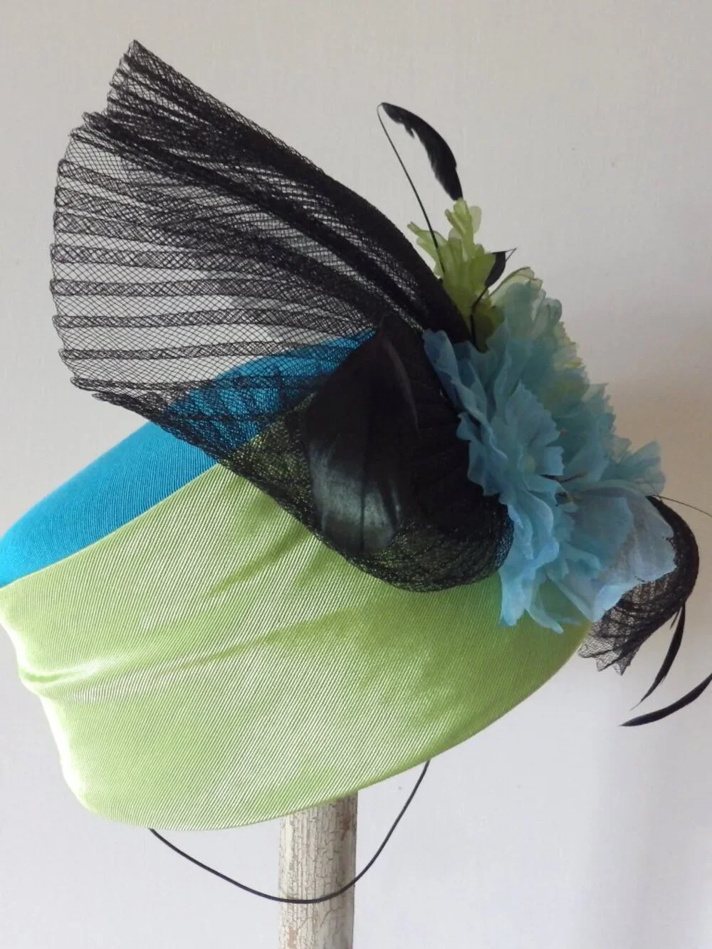 Whittall & Shon Pillbox Hat/ Kentucky Derby Fascinator - Picture 2 of 9